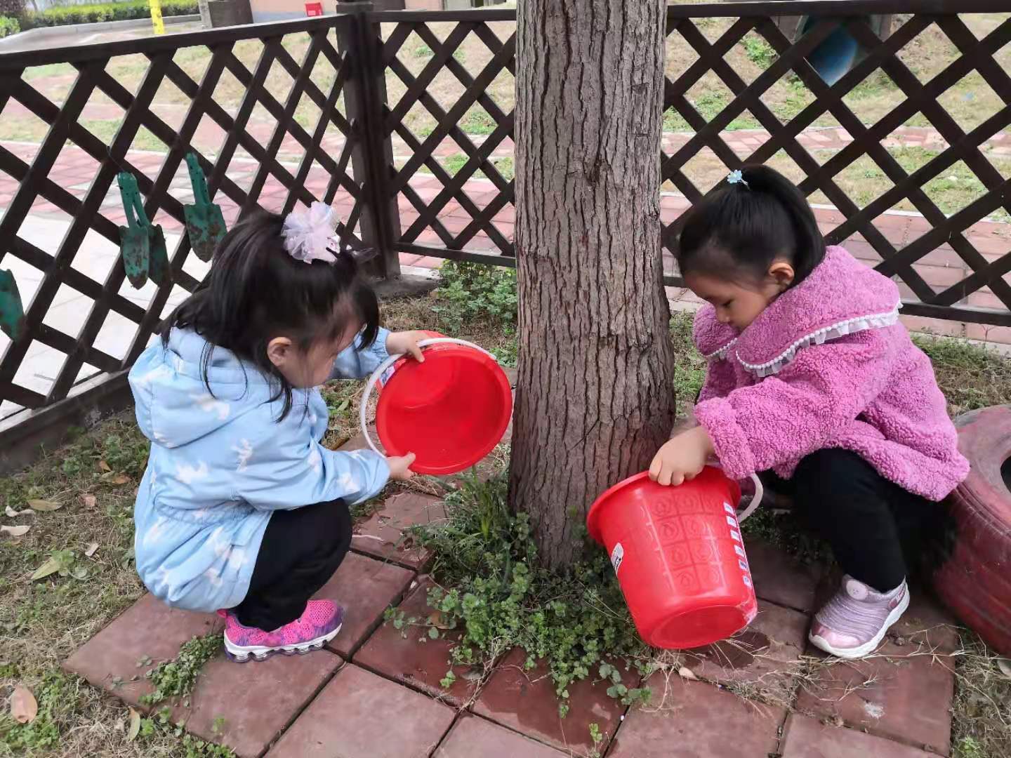 免抠手绘卡通场景春天植树节植树图png插画素材免费下载 - 觅知网