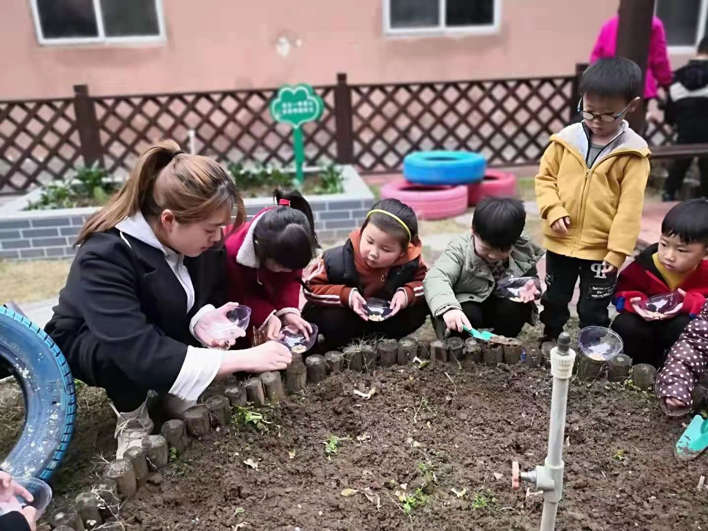 韶钢西区幼儿园开展植树活动 激发孩子们对大自然的热爱_韶关发布