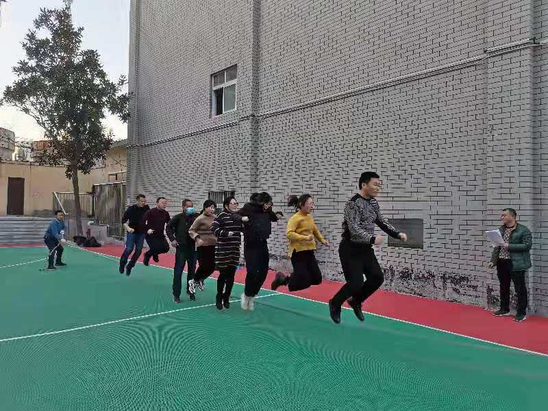 1833304048.jpg