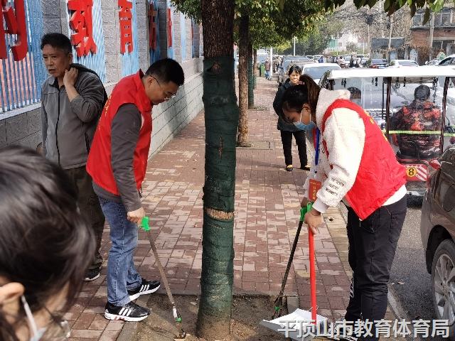 十一中“共爱同行”全国文明城市创建志愿者服务活动3_副本.jpg