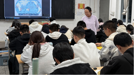 2025“温情烛光 同心筑梦”名师志愿服务行动——名优教师“送培送教”下乡458.png