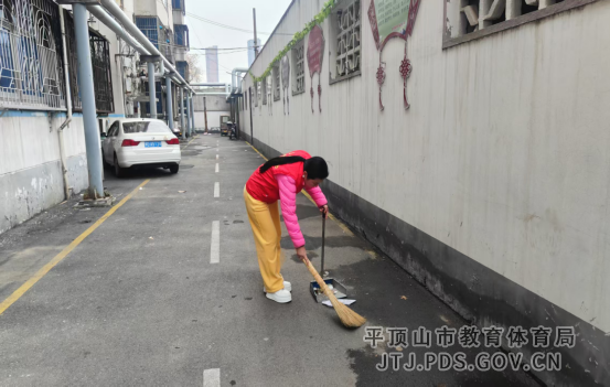 平东幼儿园志愿者开展学雷锋纪念日社区志愿服务活动(1)309.png